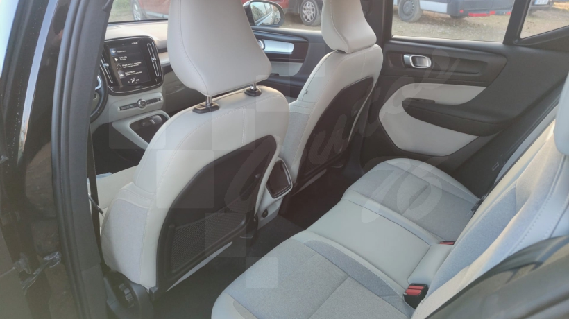 VOLVO XC40 D 150 CV