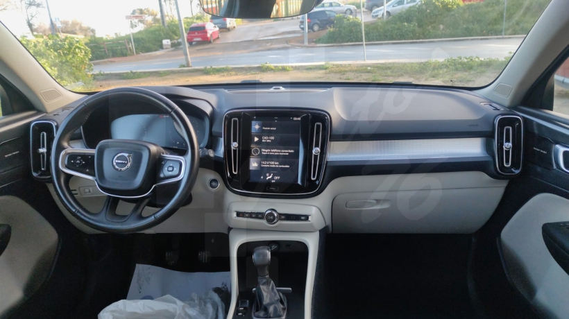 VOLVO XC40 D 150 CV