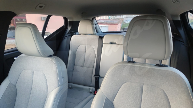 VOLVO XC40 D 150 CV