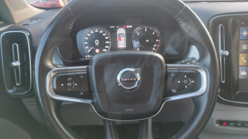 VOLVO XC40 D 150 CV