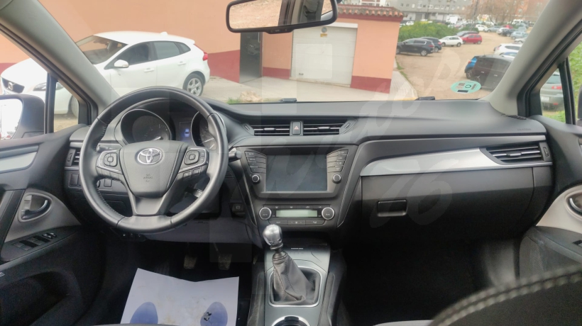 TOYOTA AVENSIS 2.0 D 143 CV