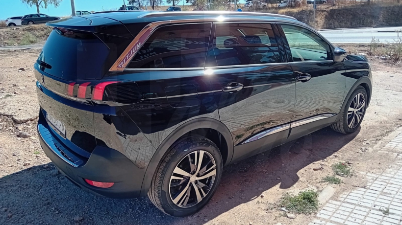 PEUGEOT 5008 1.5 HDI 130 CV 7 PLAZAS