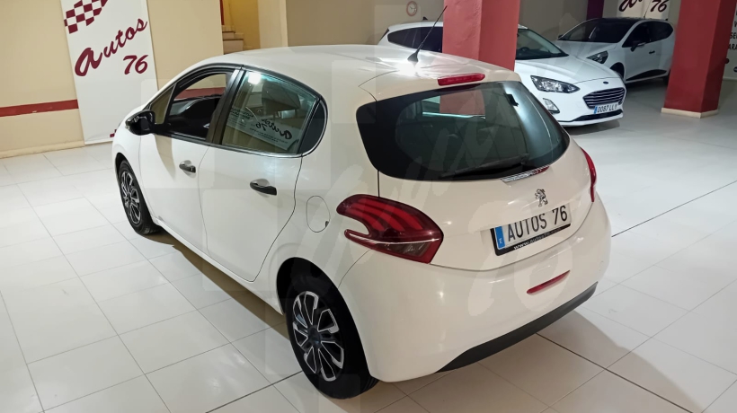 PEUGEOT 208 1.6 HDI 75 CV