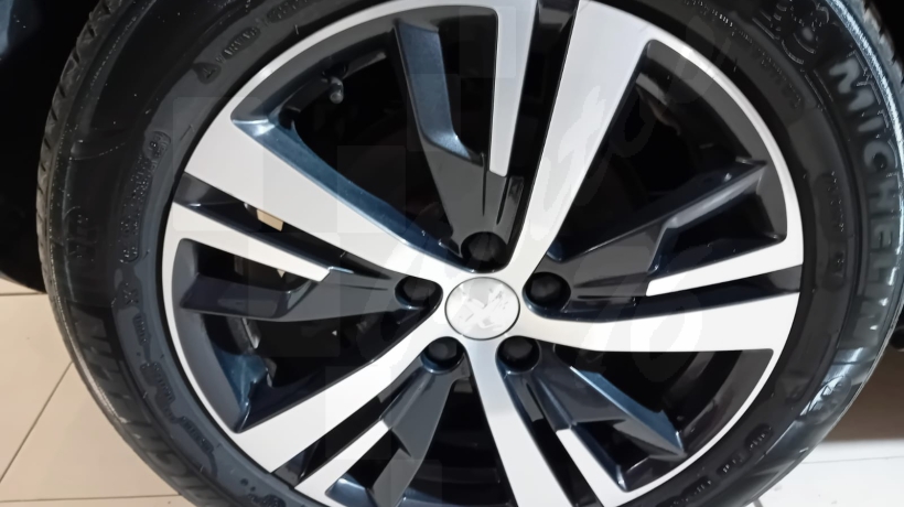 PEUGEOT 3008 1.5 HDI 130 CV