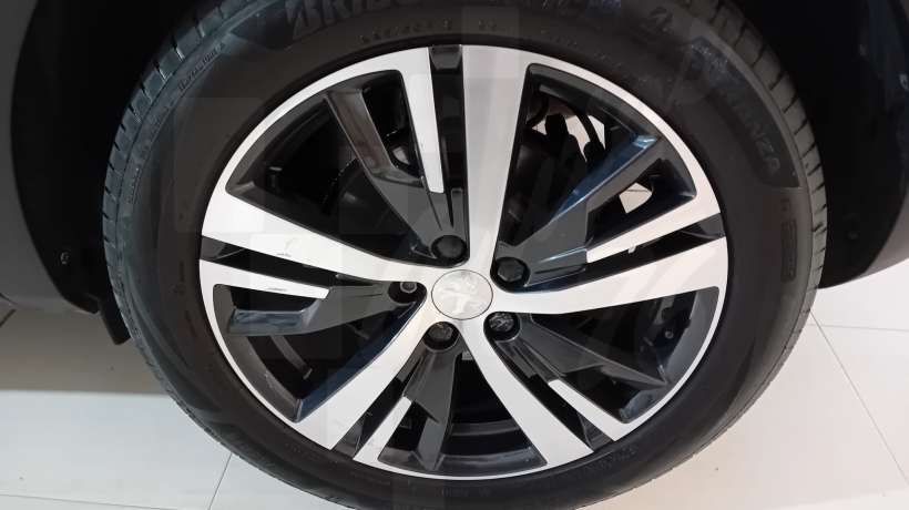 PEUGEOT 3008 1.5 HDI 130 CV