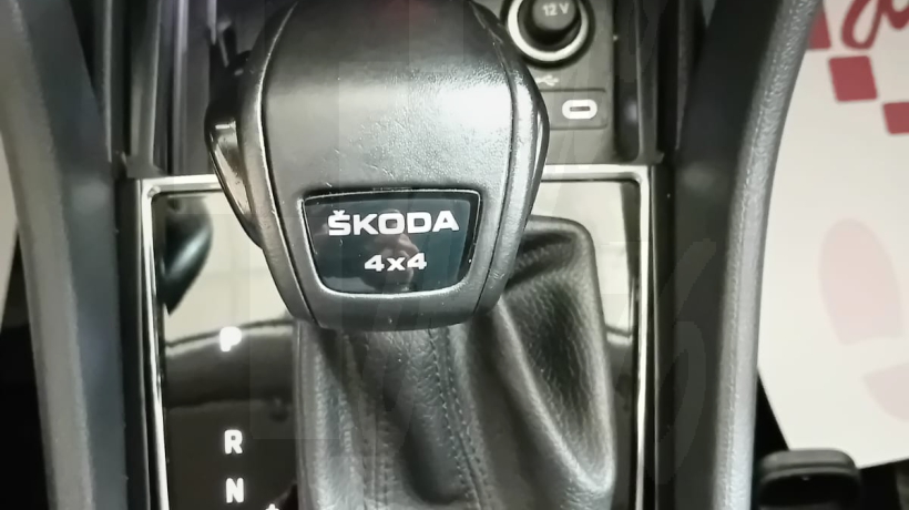 SKODA KAROQ 2.0 TDI 150 CV 4X4 AUTOMÁTICO