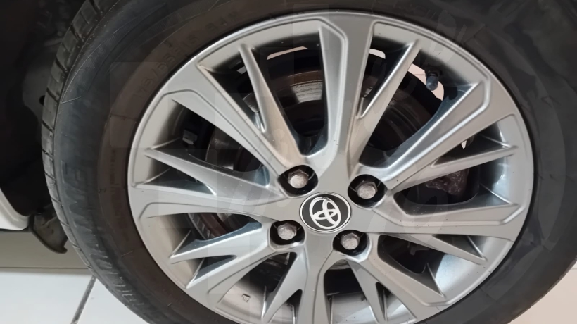 TOYOTA YARIS 1.0 i 80 CV