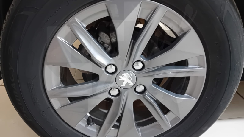 PEUGEOT 2008 1.5 HDI 110 CV