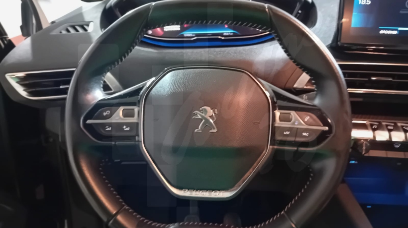 PEUGEOT 3008 1.5 HDI 130 CV