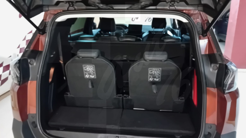 PEUGEOT 5008 1.5 HDI 130 CV 7 PLAZAS