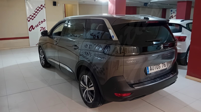 PEUGEOT 5008 1.5 HDI 130 CV 7 PLAZAS