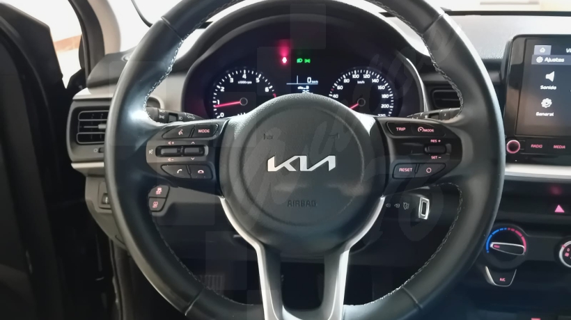 KIA STONIC 1.2 i 84 CV