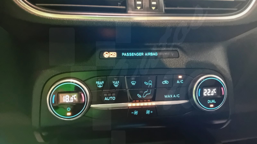 FORD KUGA 1.5 TDCI 120 CV AUTOMÁTICO
